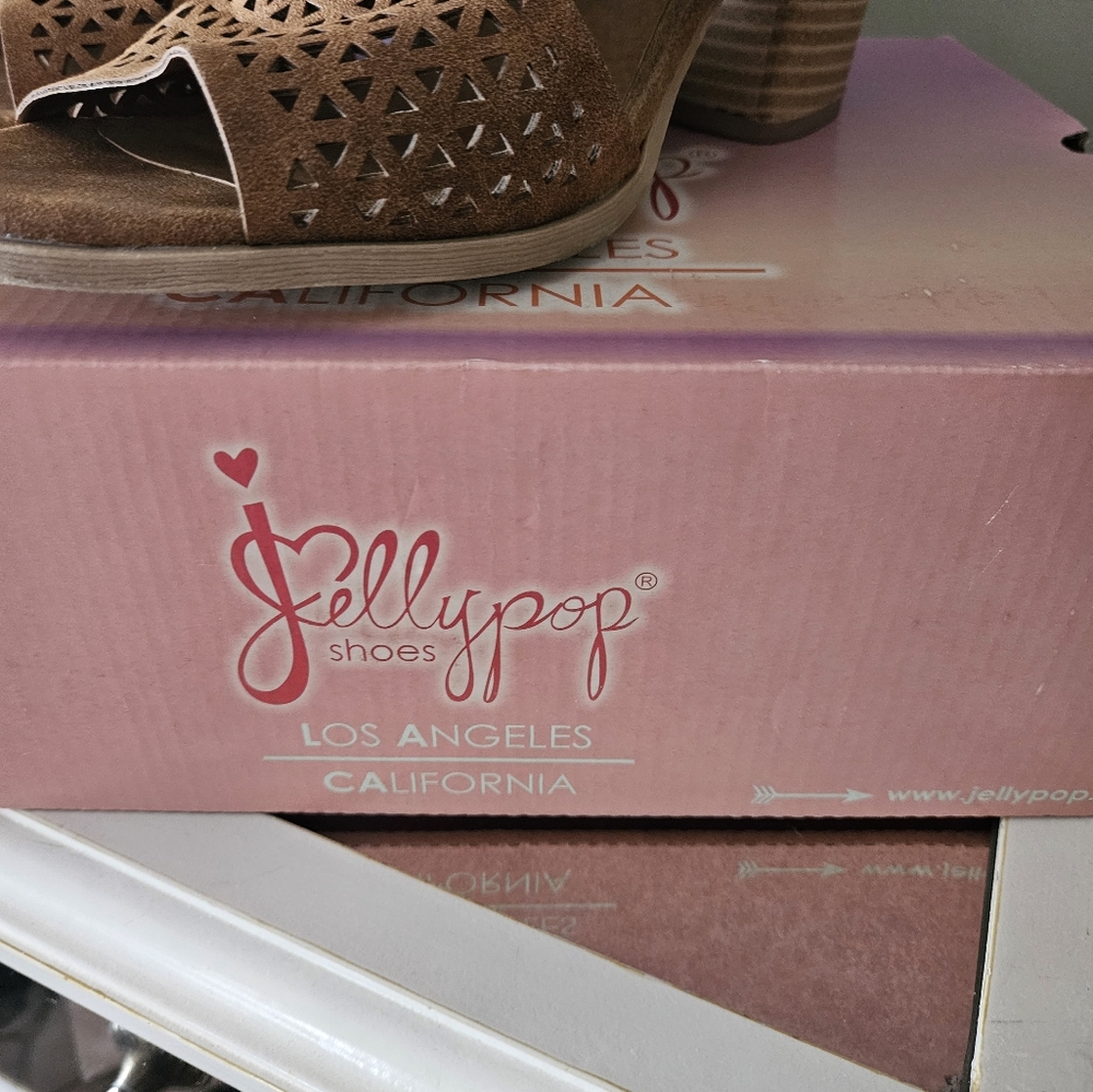Shoes - Picture 5 of 5